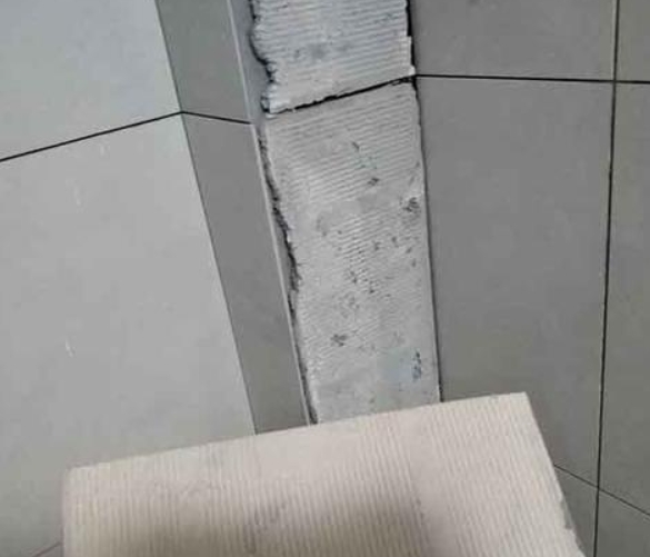 镇赉瓷砖空鼓维修公司分享下厨房瓷砖脱落的补救措施。
